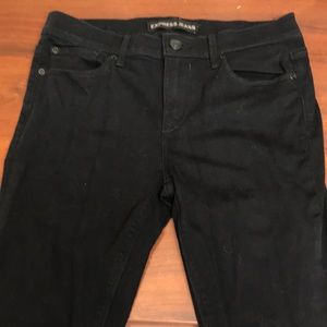 Express Jeans— Mid-rise legging in Black. Size 8R